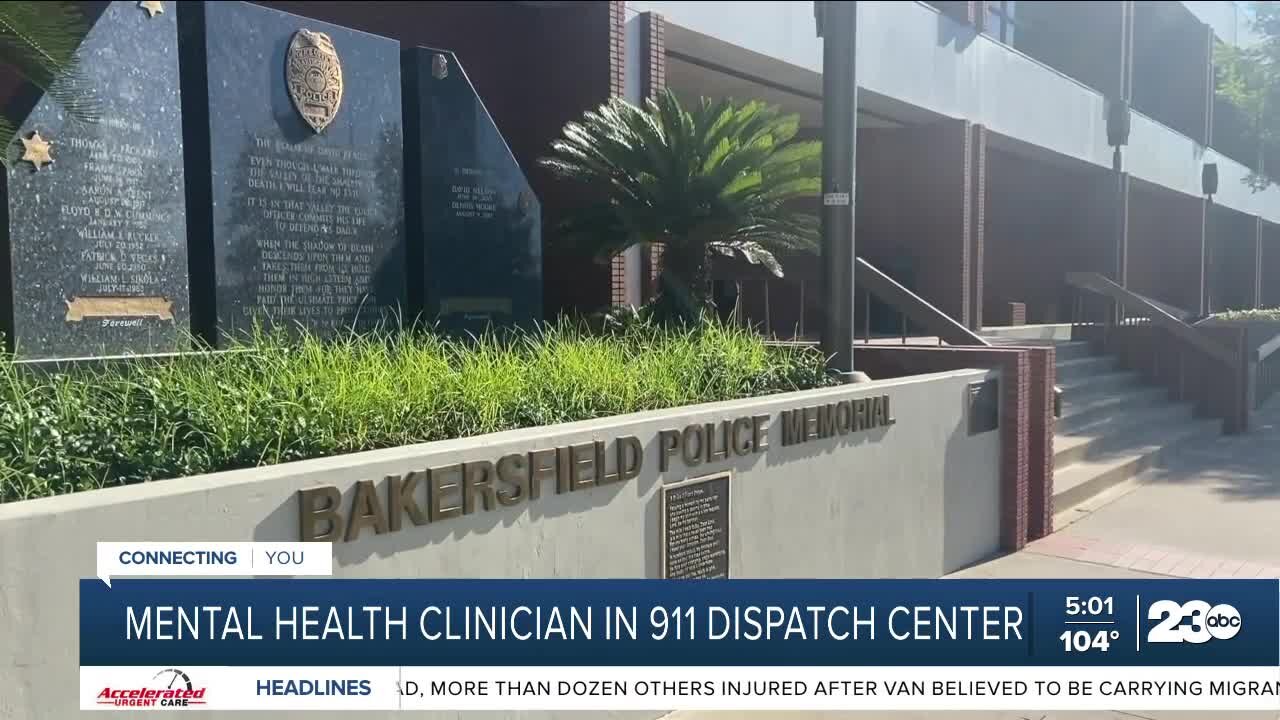 Mental health clinician in 911 dispatch center