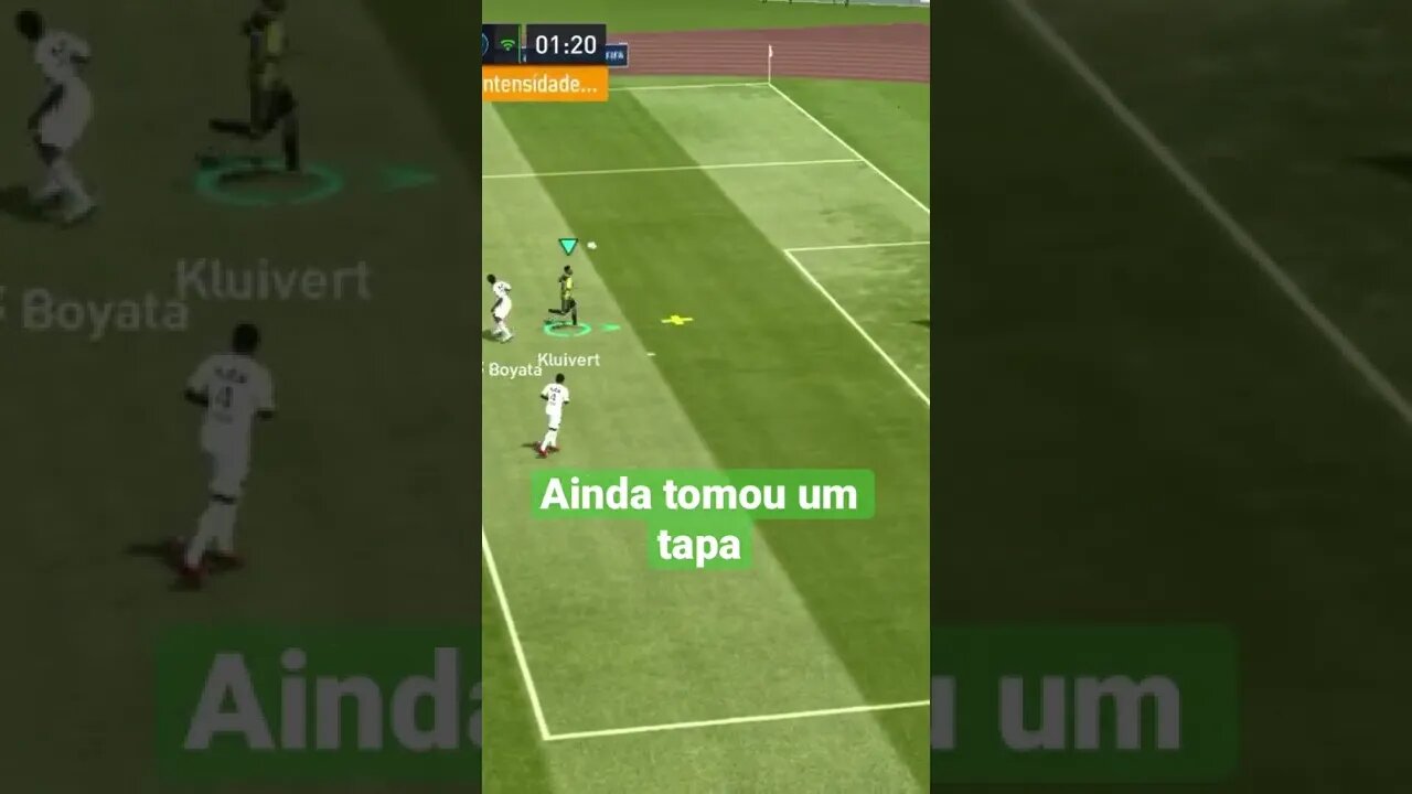 Dei um chapéu e fiz o gol , quando reparei o atacante ainda deu um tapa na cabeça do zagueiro vkkk