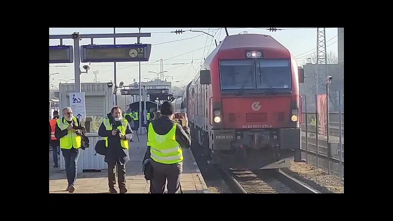 🇺🇦GraphicWar18+🔥Trains See Nazi-Ruski Blood Billboard Russia CutThruRoute Moscow-Kaliningrad #Shorts