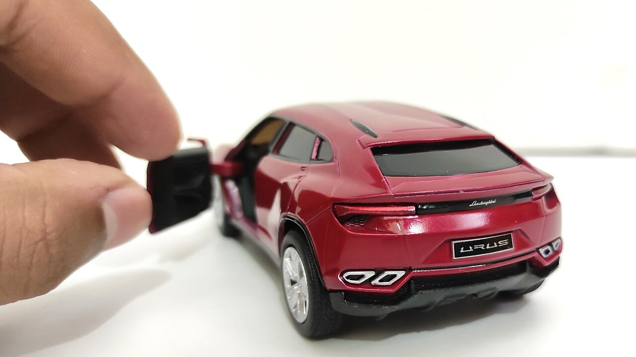 Unboxing 2022 Lamborghini Urus 😍| Realistic Diecast Car