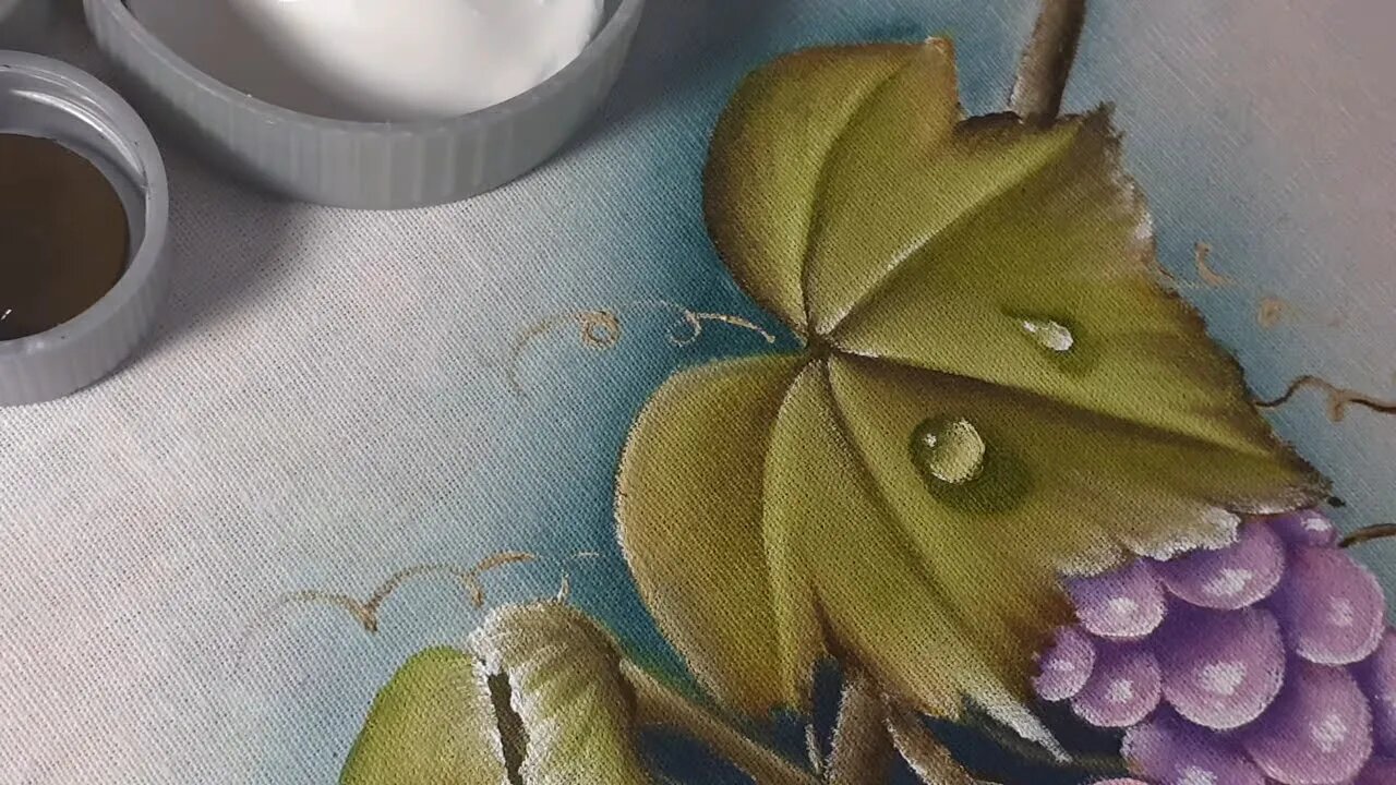 Como pintar folha de uva em tecido