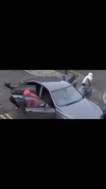 Oh my gosh...I lost count of how many people got out of this car!