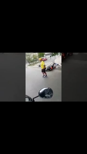 LADRÃO E MORTO TENTANDO ROUBAR MOTO DE POLÍCIA CÂMERA vídeo 2