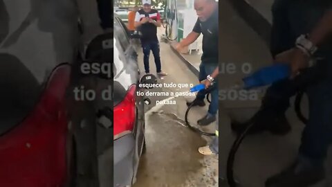LAVOU O CARRO COM GASOLINA , ESSE E DOIDO OU TOLO ? #viralizou #gasolina #memes #shorts