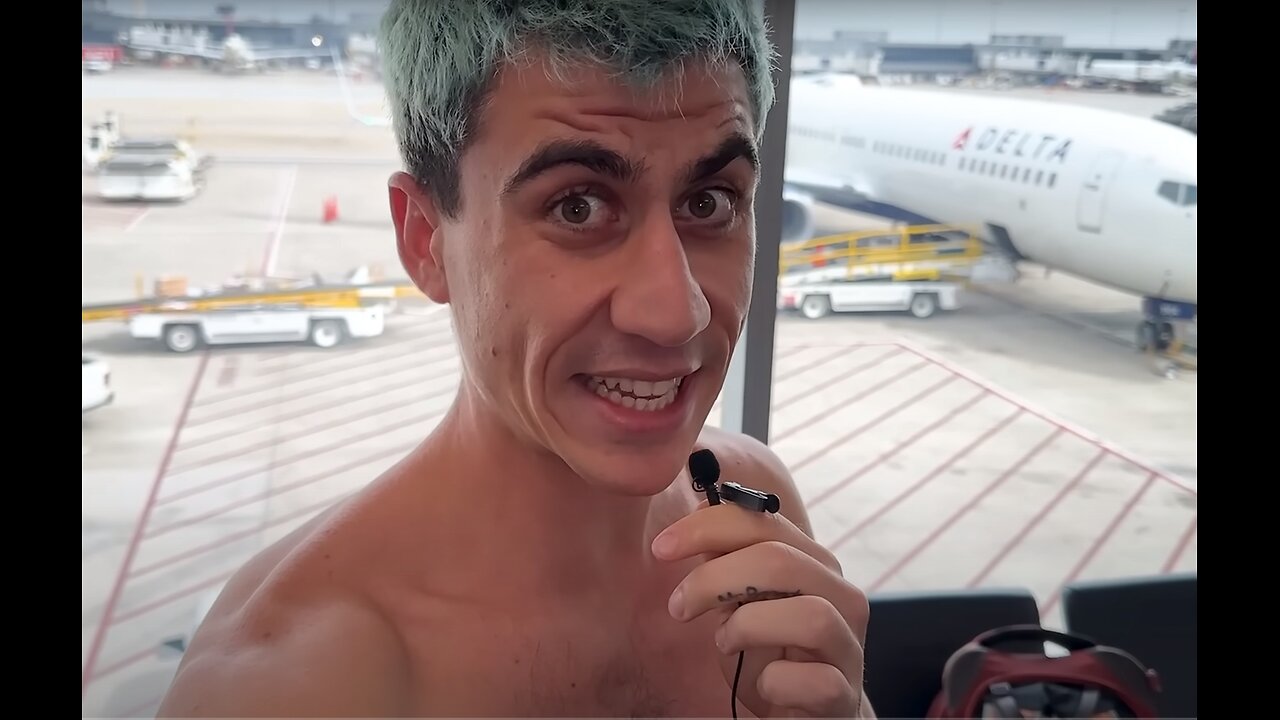 I Spend 10 Days In The Airport For Free