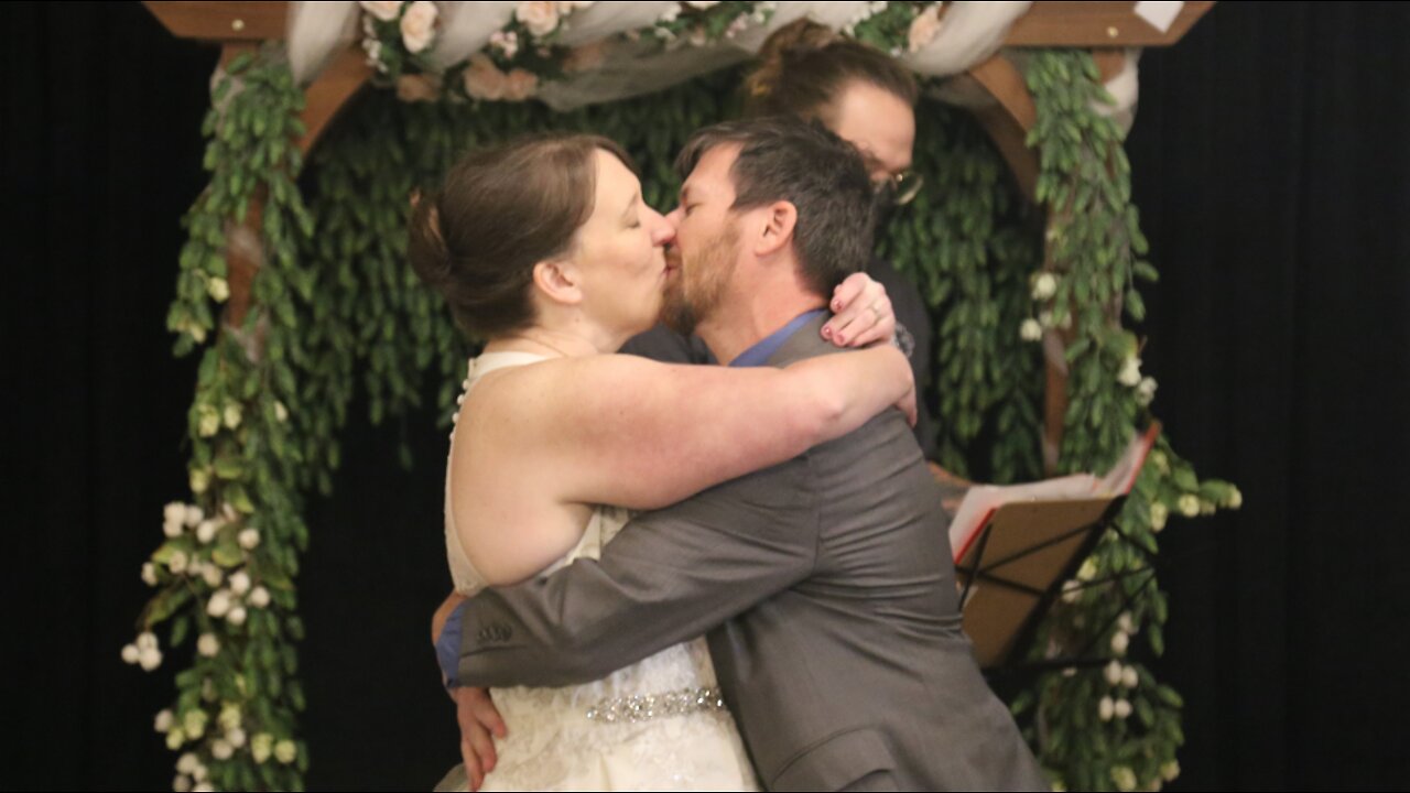 Dozens get married at Lakefront Brewery on Valentine's Day