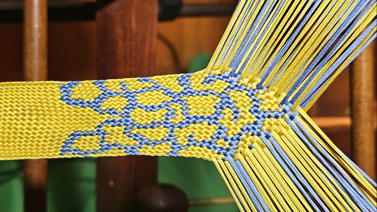 Kumihimo - Takadai Braiding Stream - 141 - Gold and Lapis