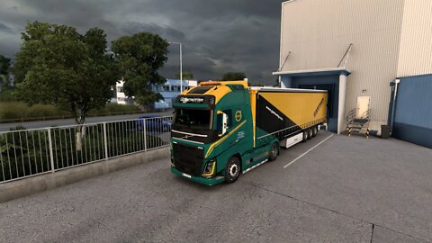 Eurotrucksimulator 2. Mit dem LKW durch Europa Auf der Pro Mod mit guter Musik.