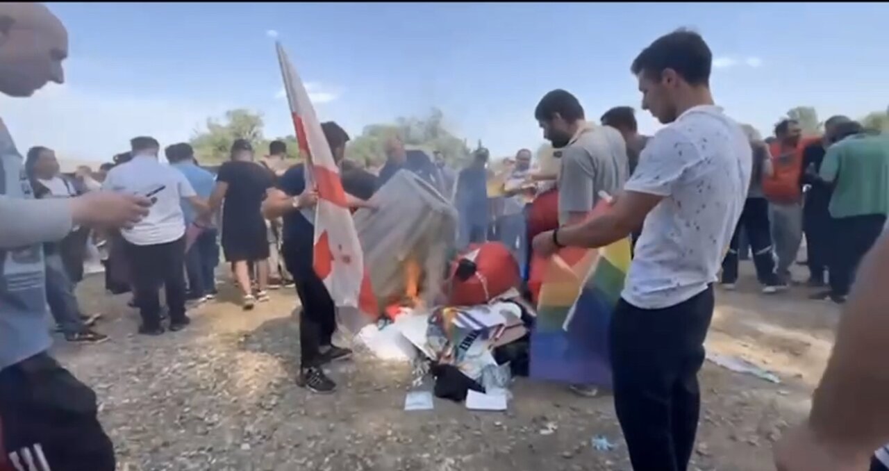 Georgians burn and disperse a pride parade and flags