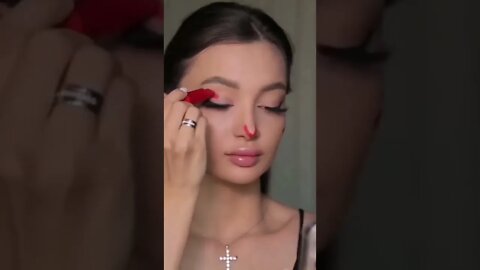 Uite ce poți realiza cu un ruj 😉
