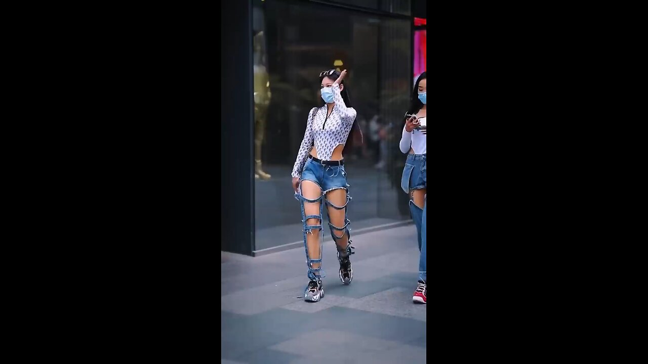 Chinese Girls Street Fashion - Viable Fashion - #chinafashion #shorts