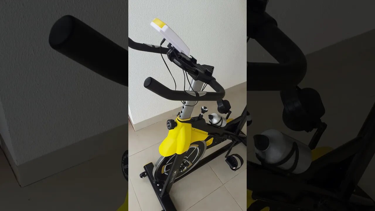 Bicicleta Spinning com roda de inércia de 8kg WCT Fitness. Compensa? É boa?