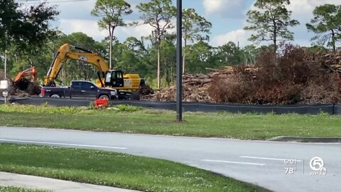 How should St. Lucie County manage growth as population surges?