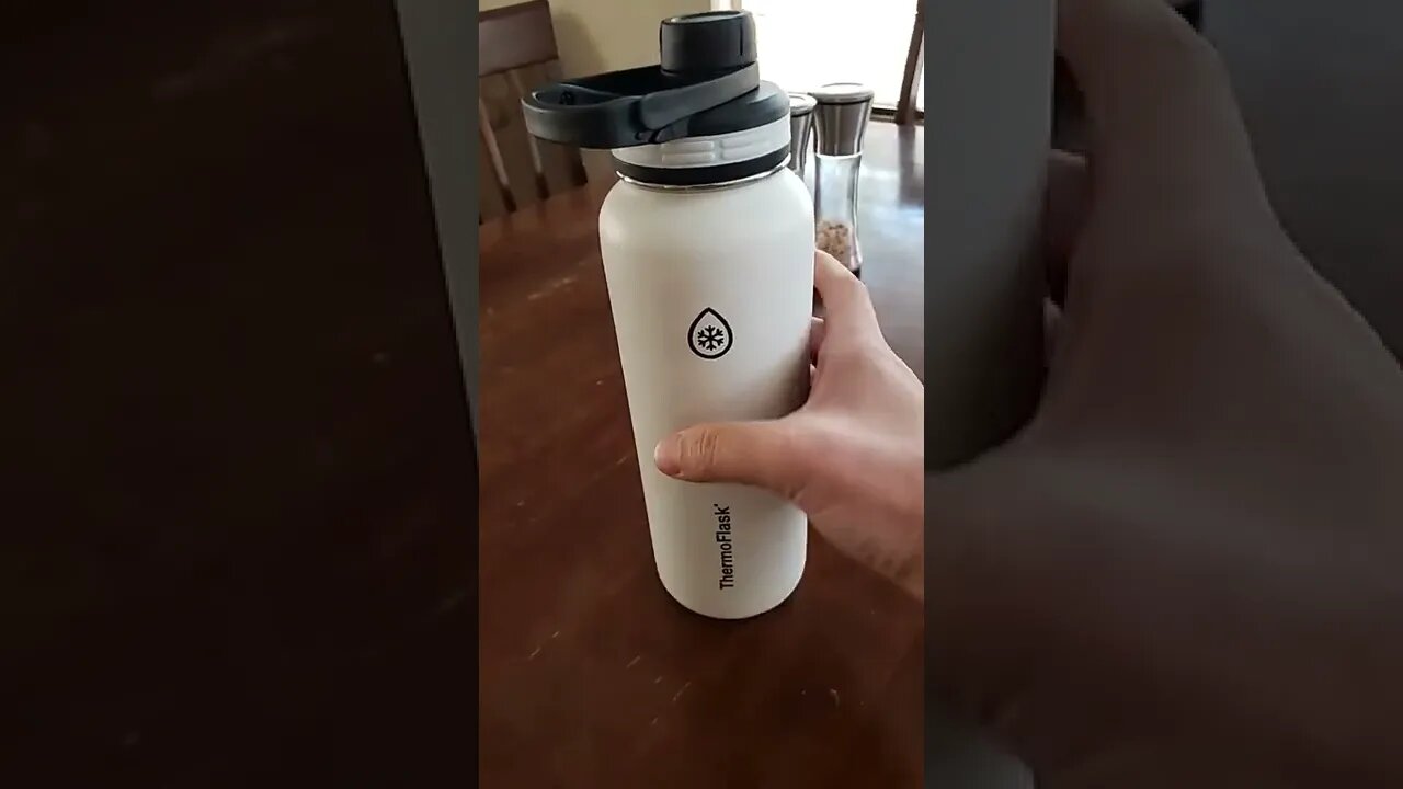 ThermoFlask 40oz just fits in MaxMiles Bag