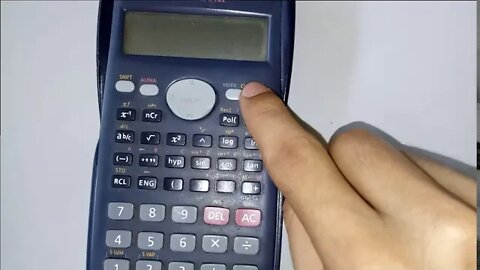 Potência de 10 na calculadora científica CASIO fx-82MS.