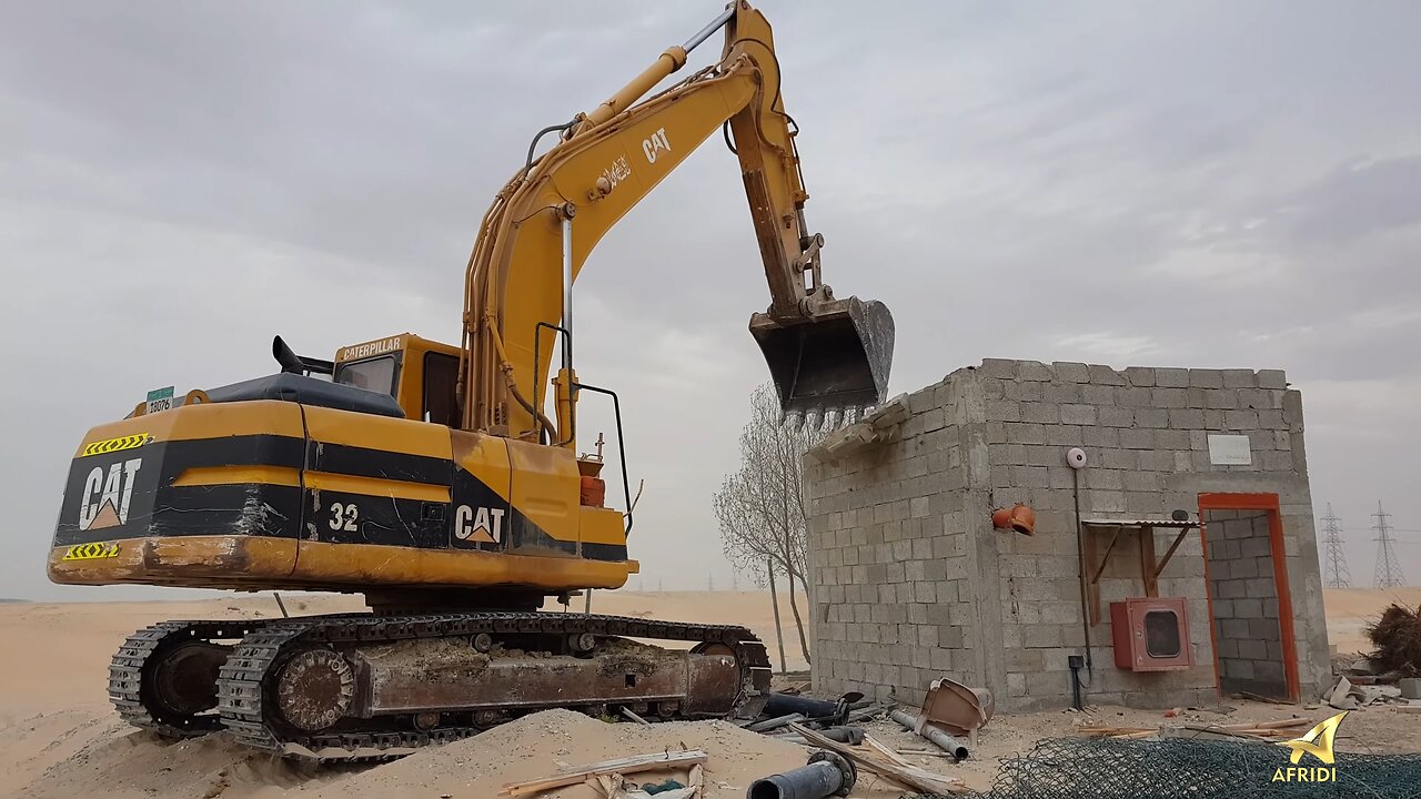 Excavator Catter piller 320 at work site4K HD