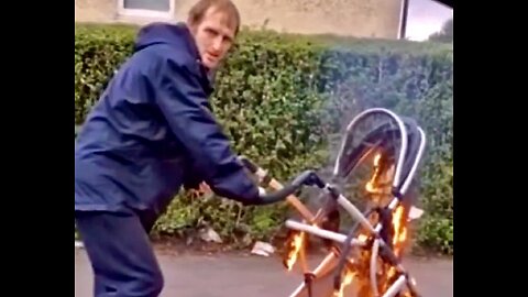 Pushchair on Fire⁉️ 🔥 WTF