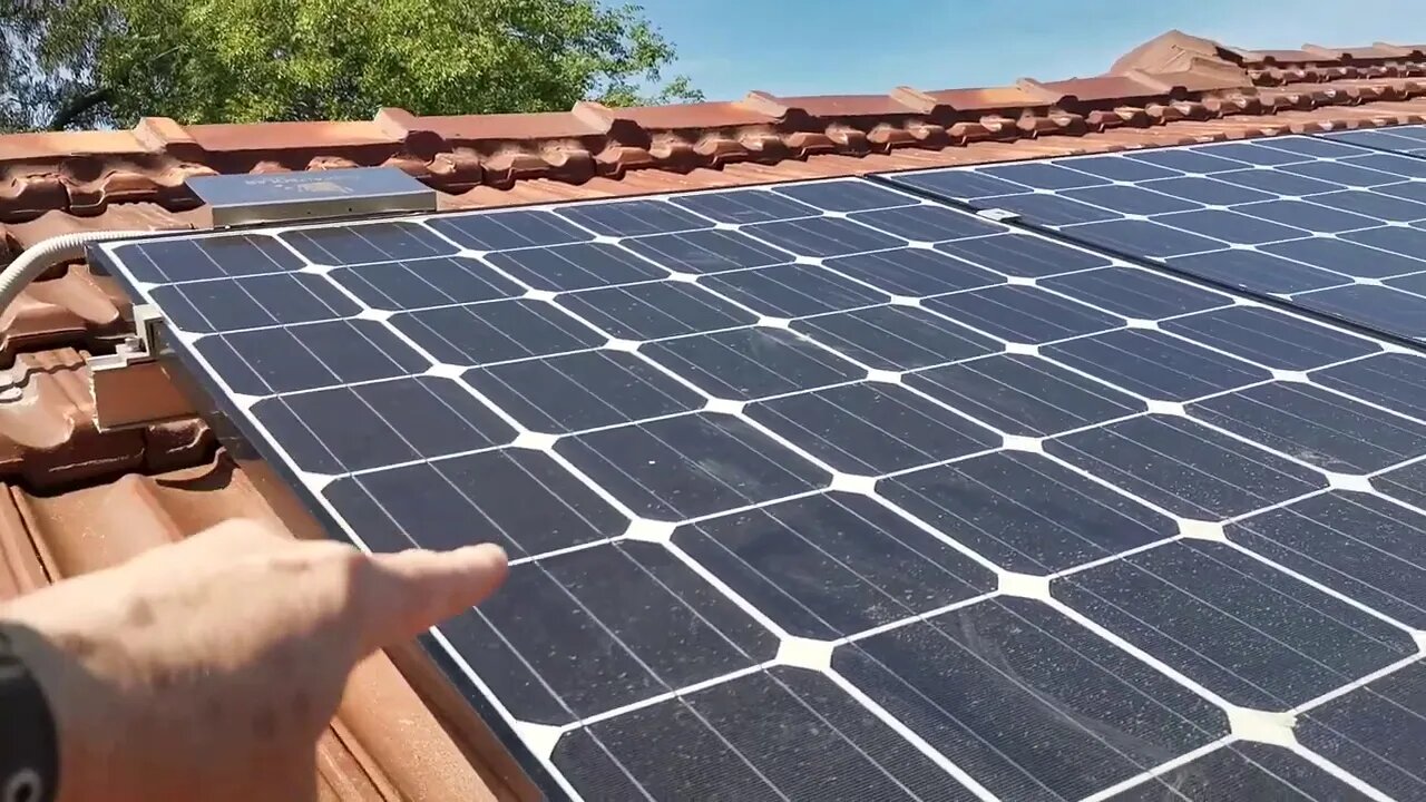 Does Cleaning Solar Panels Make a Difference?