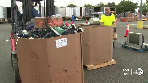 Hundreds show up to recycle old electronics at Denver7's Electronics Recycling Drive