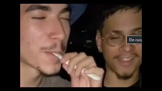 Jovem 'fuma' teste de gravidez da irmã achando que era vape