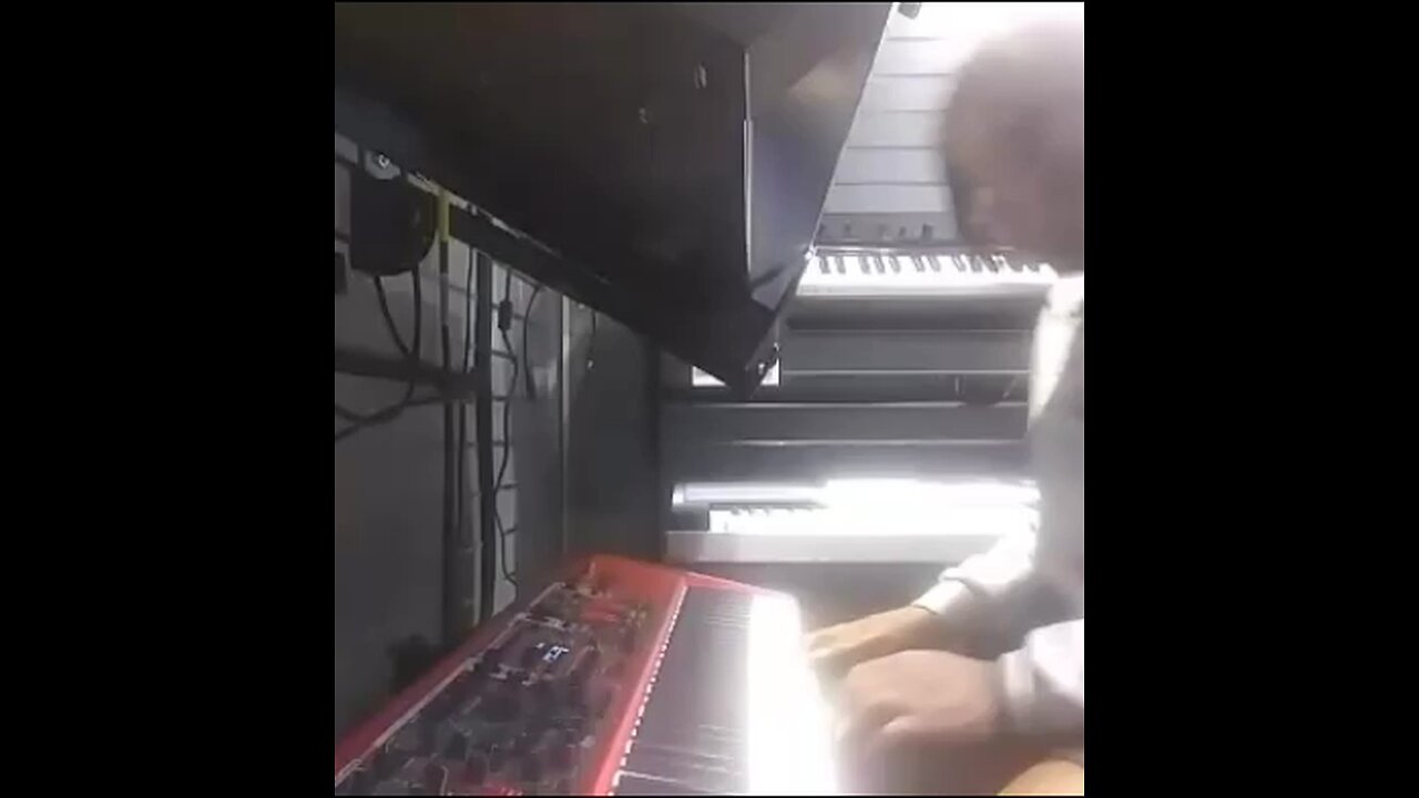On Tha Keys @Guitar Center