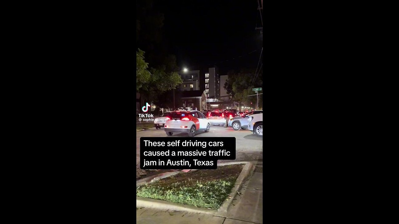 Chuck Callesto PROBLEM： Self driving cars cause MASSIVE TRAFFIC JAM in Austin, Texas