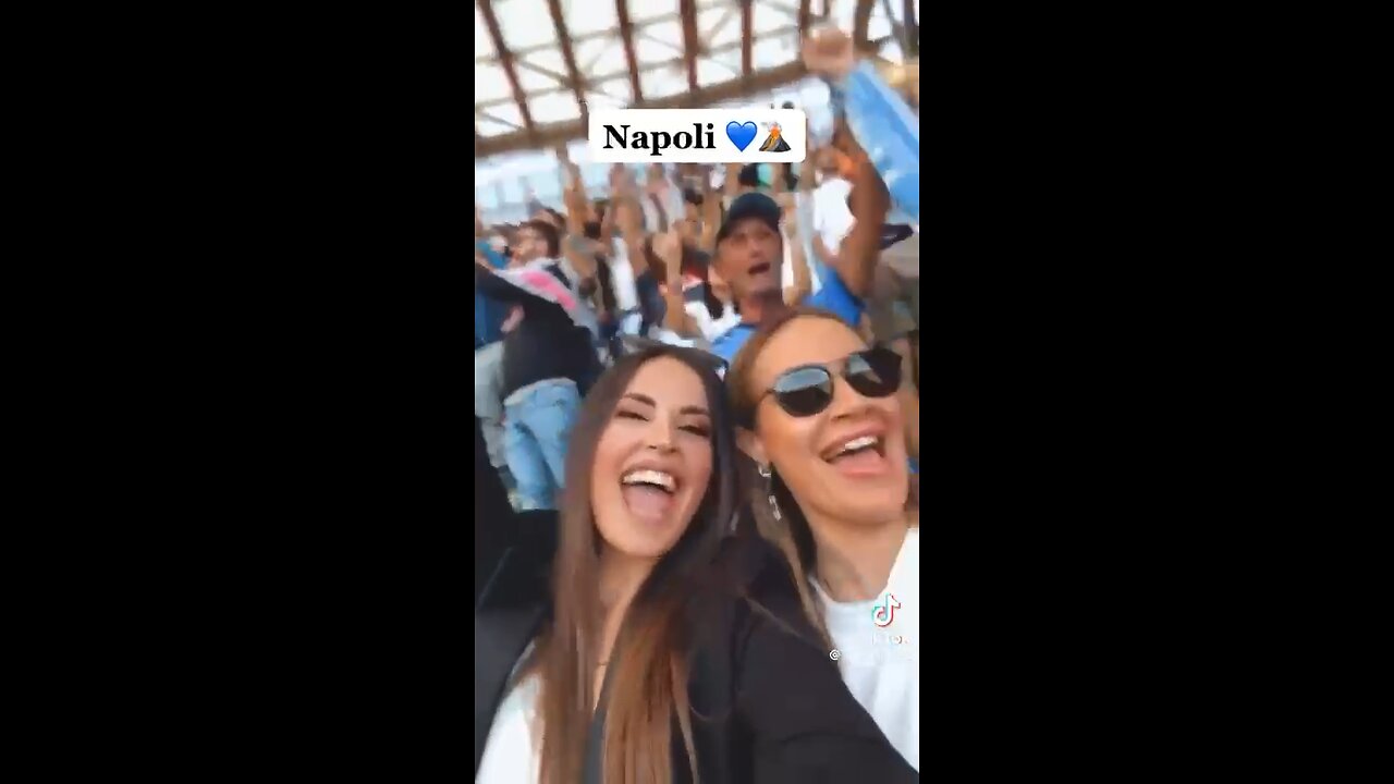 Napoli celebrates OSIME