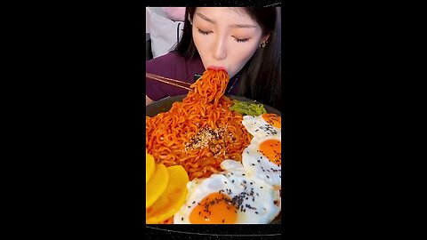 asmr Chinese food eating 😋 || #asmr #food #trending #likeforlikes #viral #chinese #eating #shorts