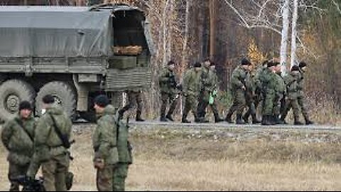 Moment of HIMARS strike on Russian military training ground where many soldiers, vehicles gathered