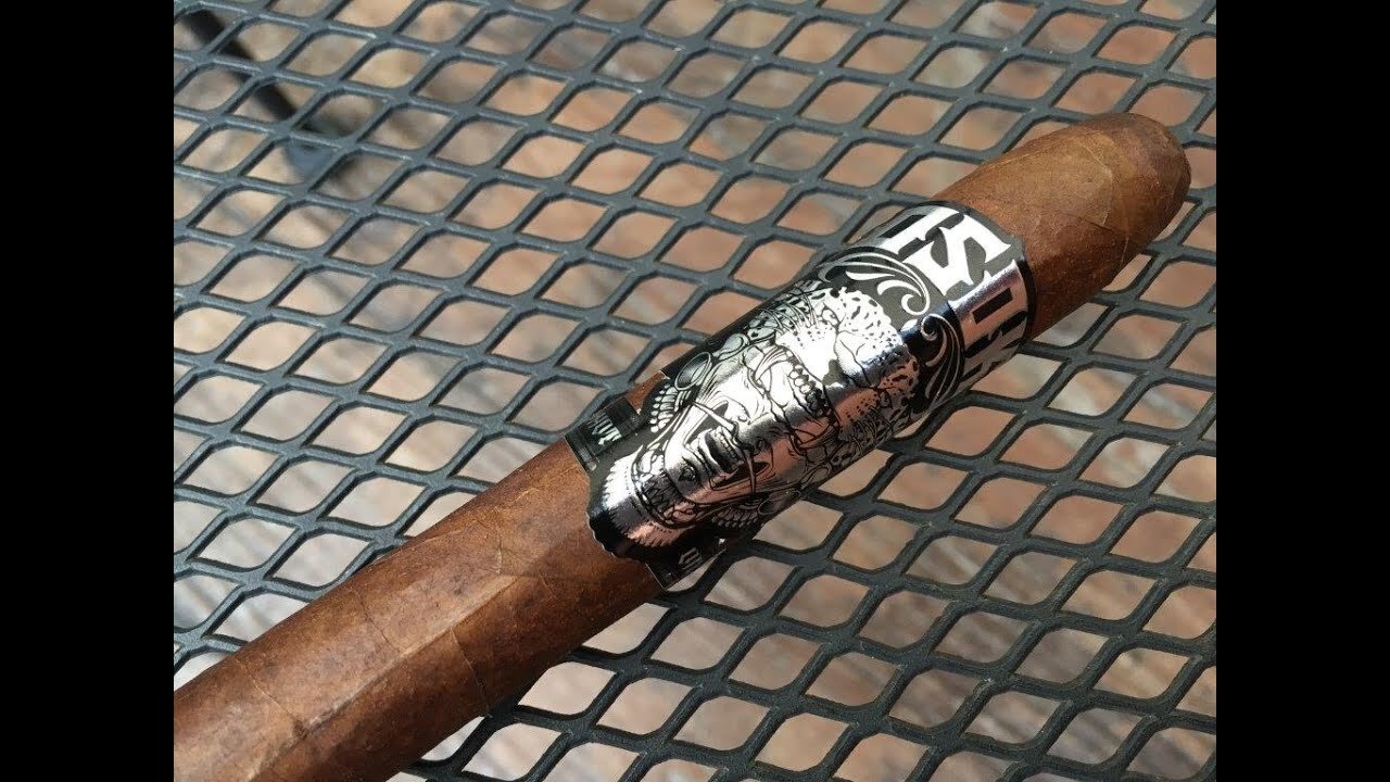 Edgar Hoill OSOK Desmadroso Cigar Review