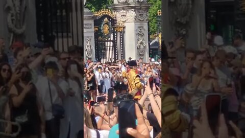 changing of the Queen's Guards #buckinghampalace