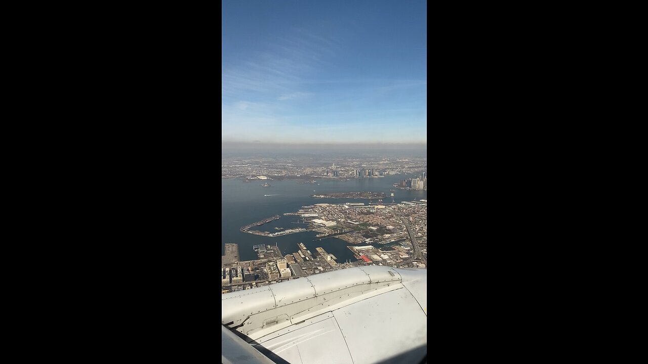 #NYC skyline 🏙️ from #AmericanAirlines