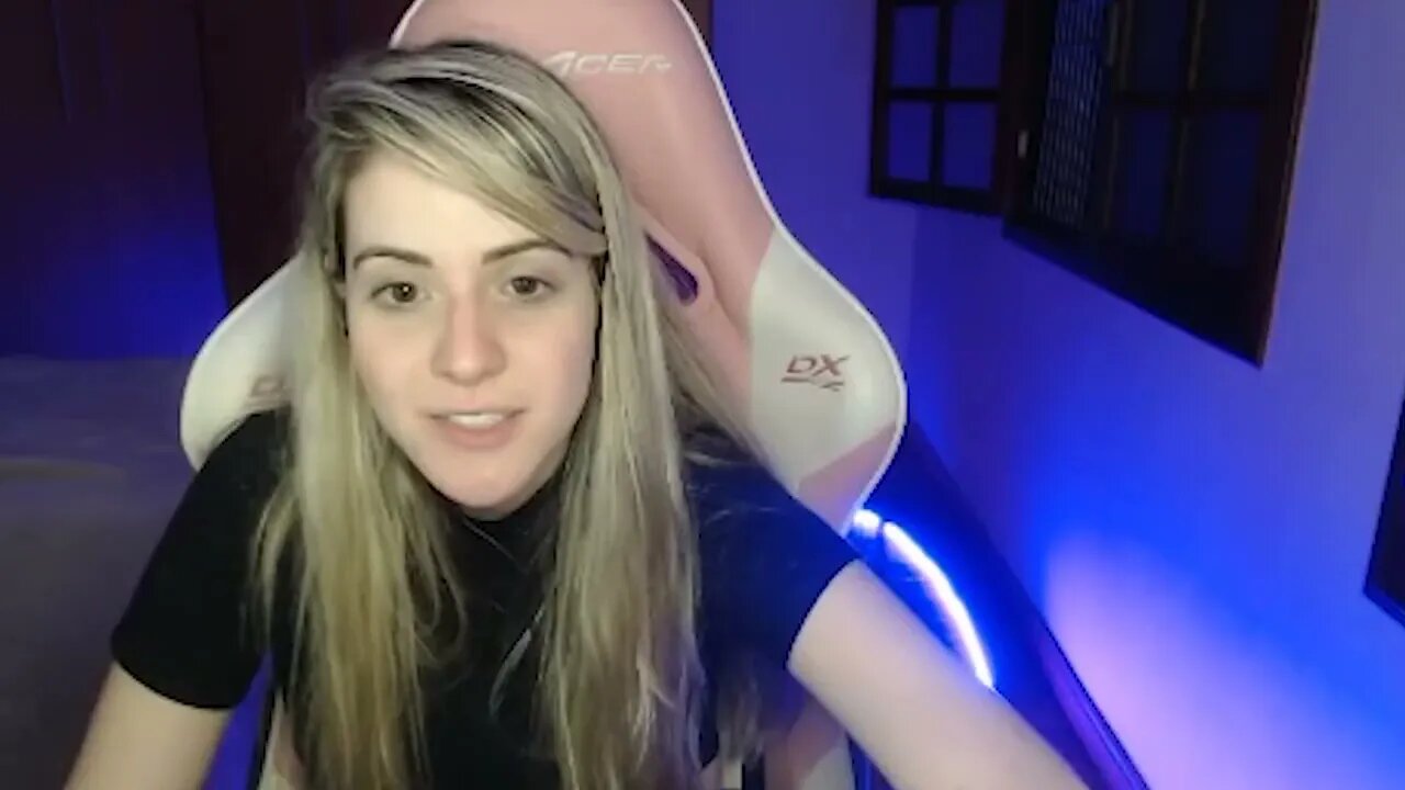 E vc achando que a ex não pega amigo