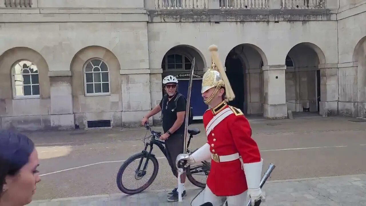 Stand clear #horseguardsparade