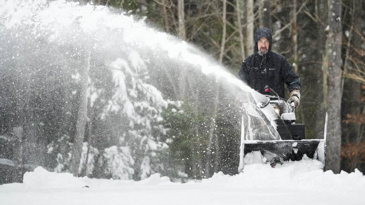 Winter Storm Pummels U.S. East Coast