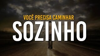 CAMINHE COM AS PRÓPRIAS PERNAS | PODEROSO ÁUDIO MOTIVACIONAL