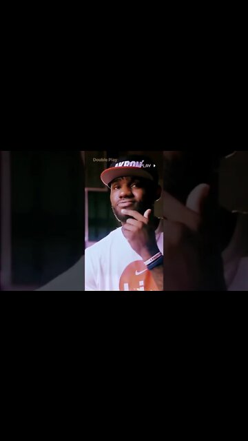 LeBron picks his top 3 players in NBA history 😳