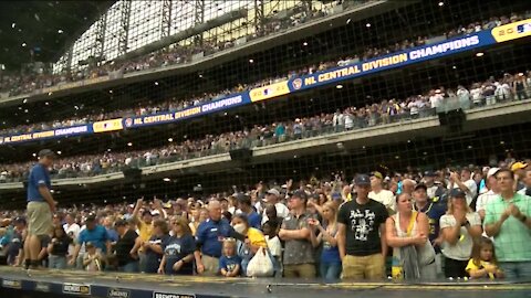 Brewers fans getting excited for Game 1 of playoff series against Braves