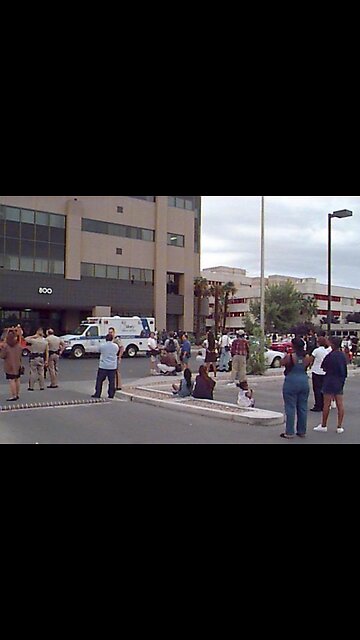 Snoop Says Tupac was NOT @ Hospital When he Walked in Hinting 2pac is Still Alive Pulled a Makaveli