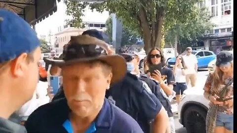 Australian Police act against peaceful Australian Citizens