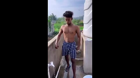 bathing in cold water।। ठंडे पानी से नहा रे