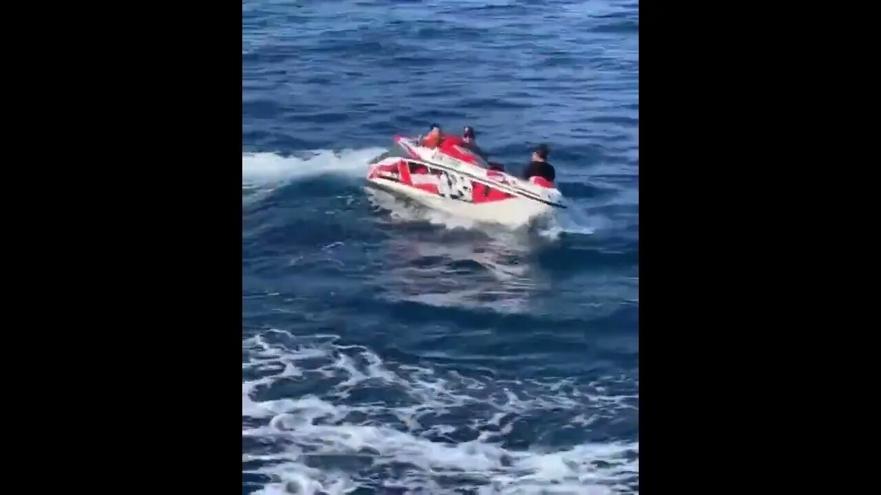 Khabib Nurmagomedov films Hasbulla on a speed boat