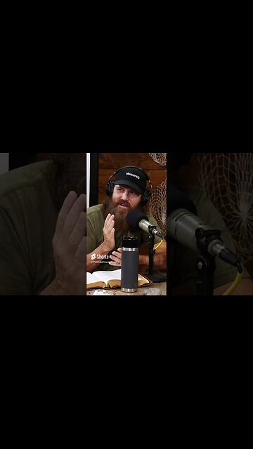 LOUD Popcorn Eater Disrupts Movie Theater 🍿🍿🍿