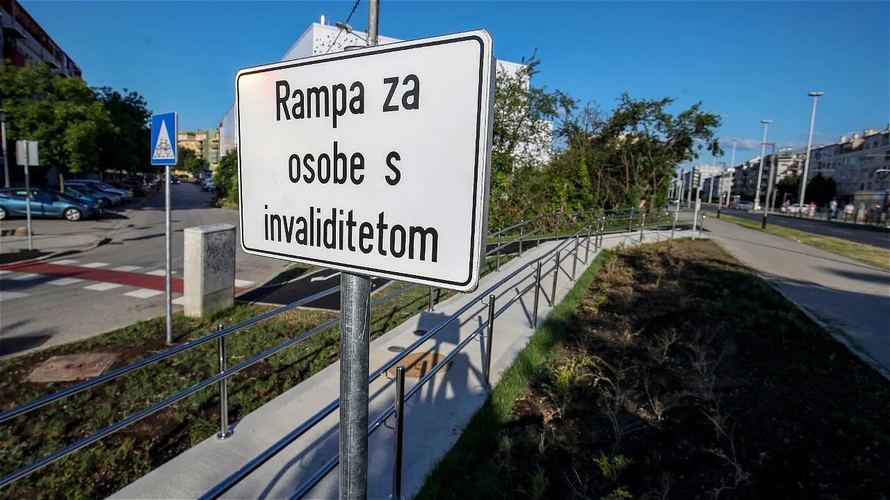 Završena je rampa za osobe s invaliditetom, bicikliste i pješake naselju Vrbani