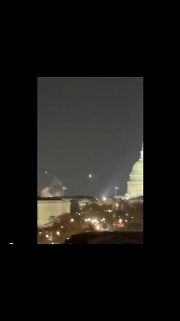 Ah S'Ils Commencent À Survoler Le Capitole !...