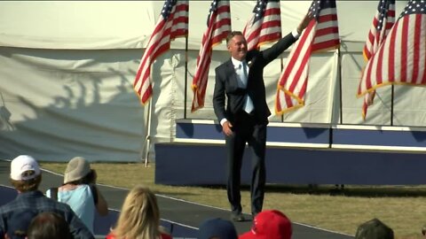 Donald Trump rallies in Waukesha