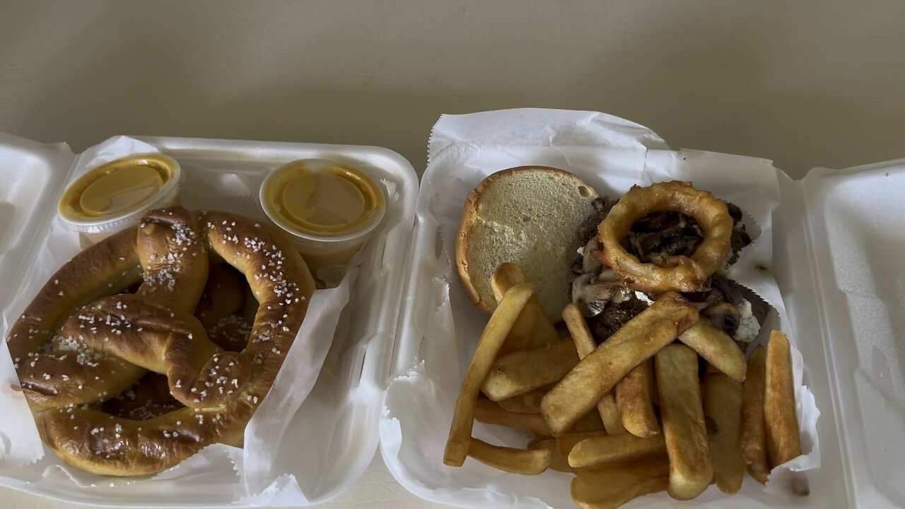 Captain’s Black & Bleu Burger 2Shea’s Salty Dog #FYP #Burger #Pretzel #2SheasSaltyDog #4K