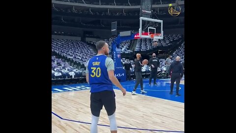 Steph Curry just gettin' loose