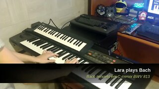 Lara plays, Bach minuet C Minor BWM 813