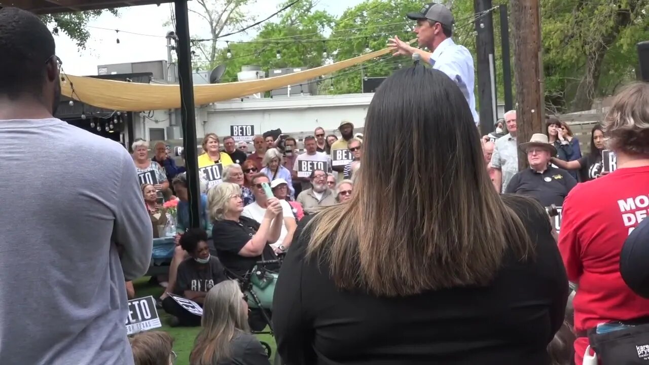 Crashing Beto Orourke Town Hall!!